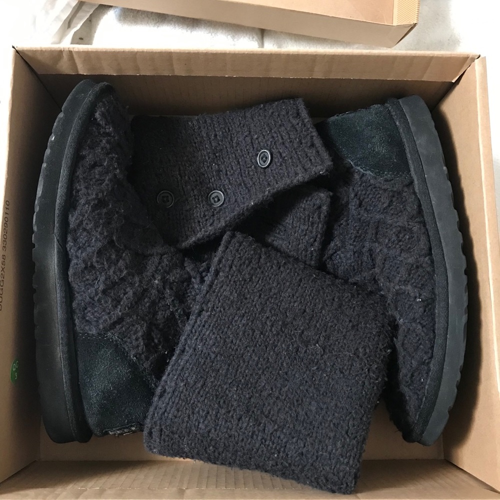 UGG Lattice Cardy Boot in Black Size 8